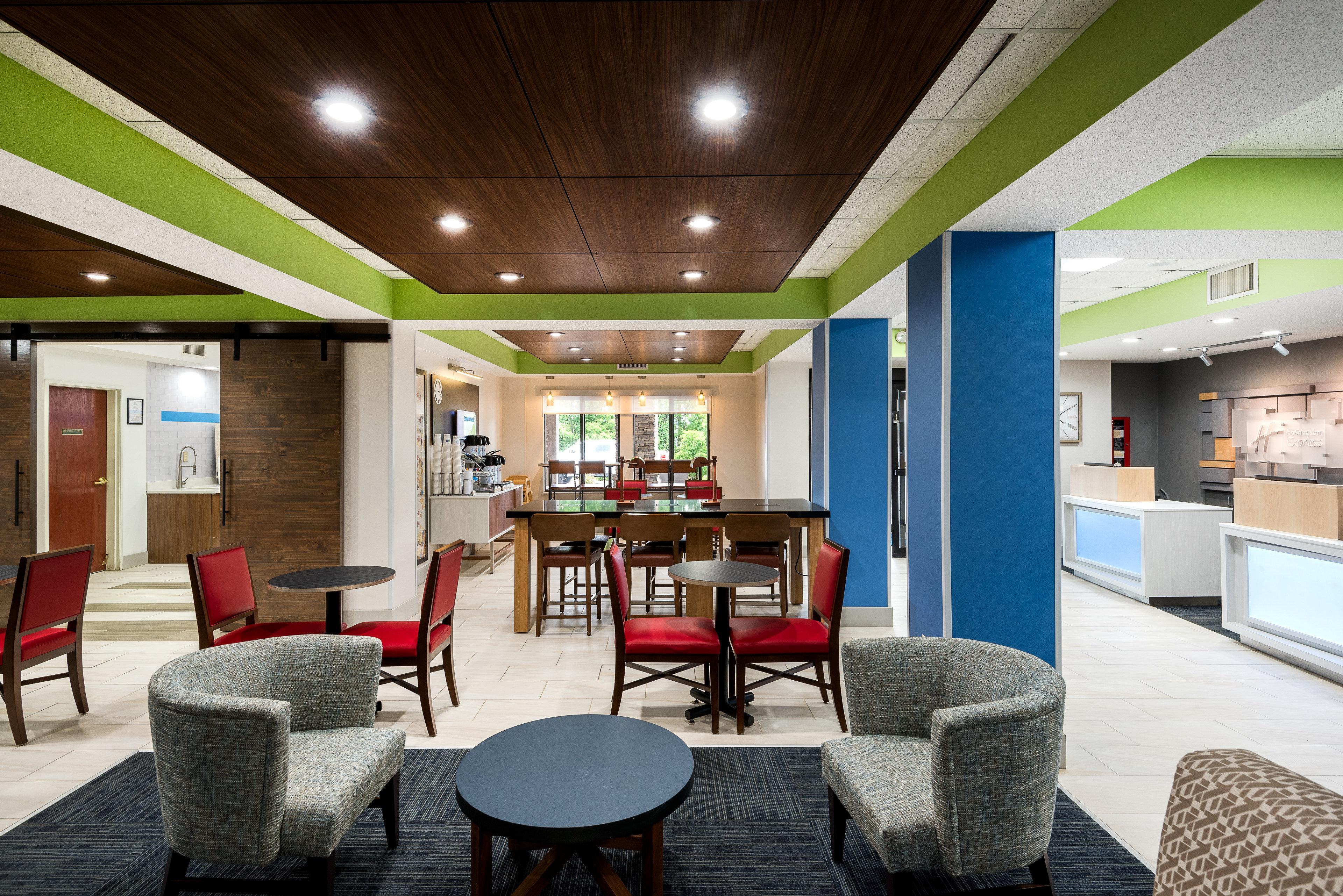 Holiday Inn Express Hillsville By Ihg Экстерьер фото