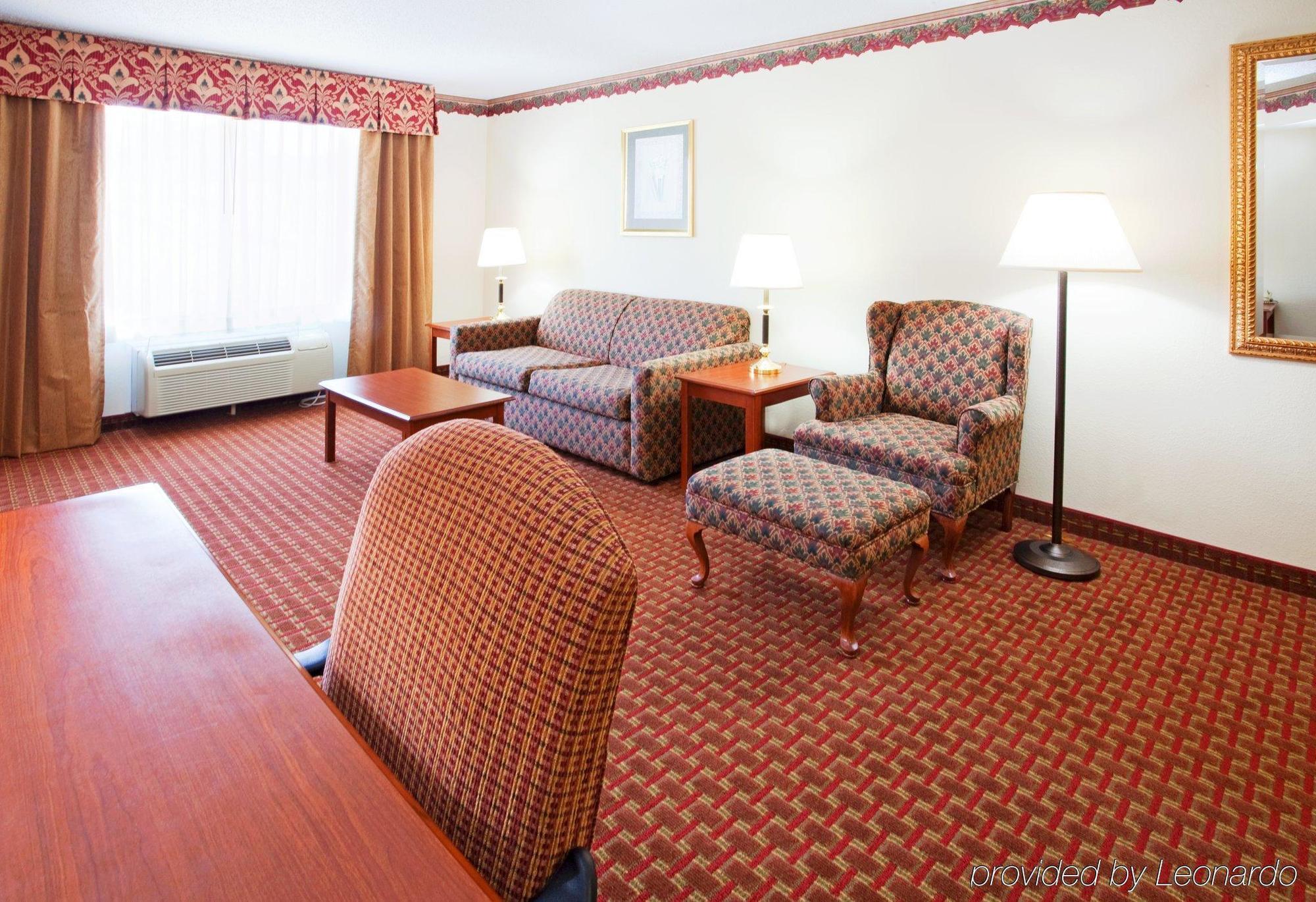 Holiday Inn Express Hillsville By Ihg Экстерьер фото