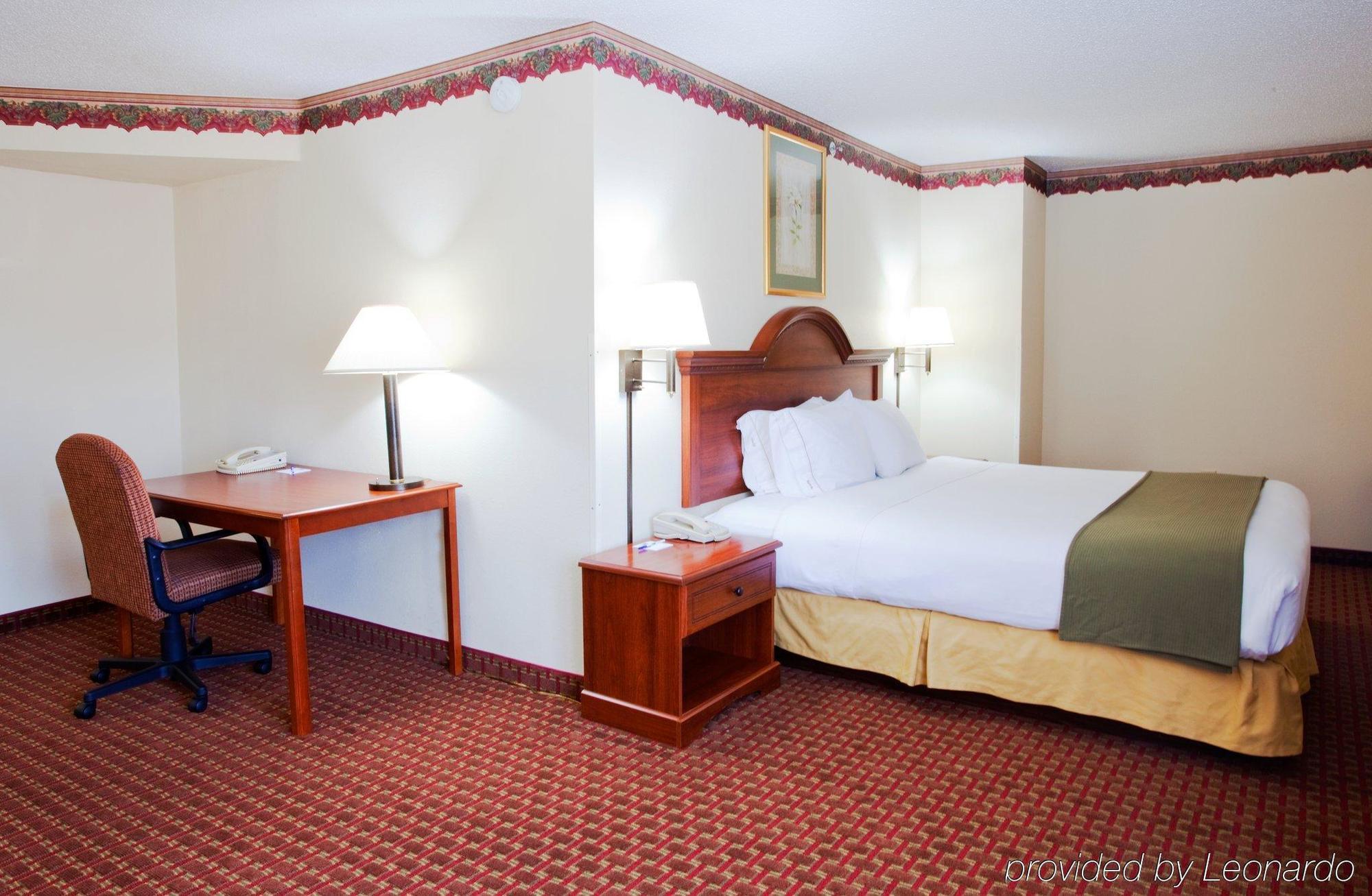 Holiday Inn Express Hillsville By Ihg Экстерьер фото