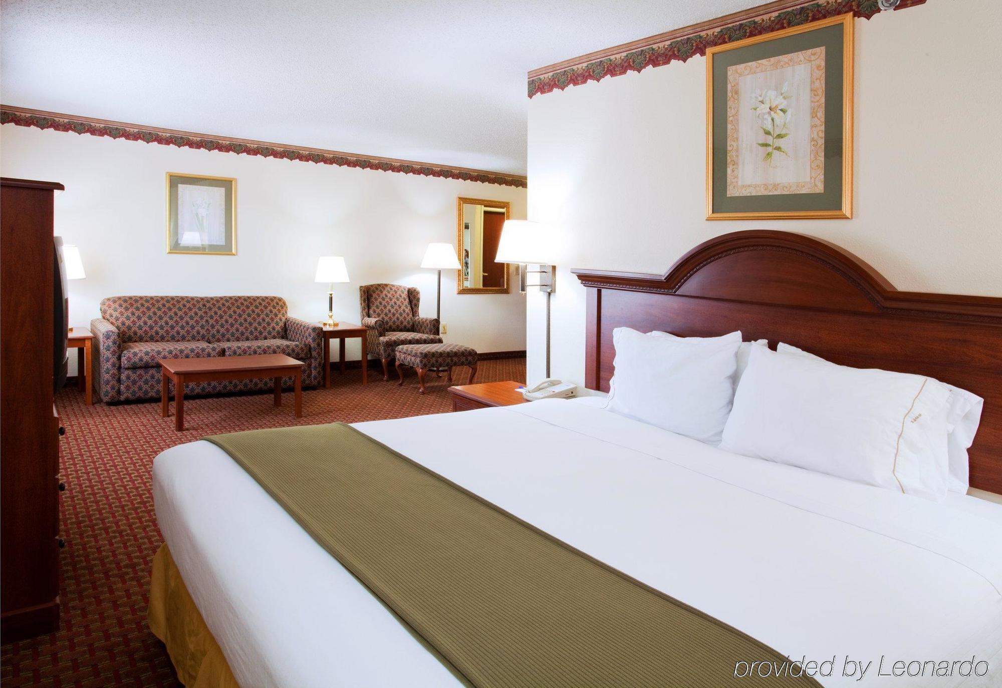 Holiday Inn Express Hillsville By Ihg Экстерьер фото