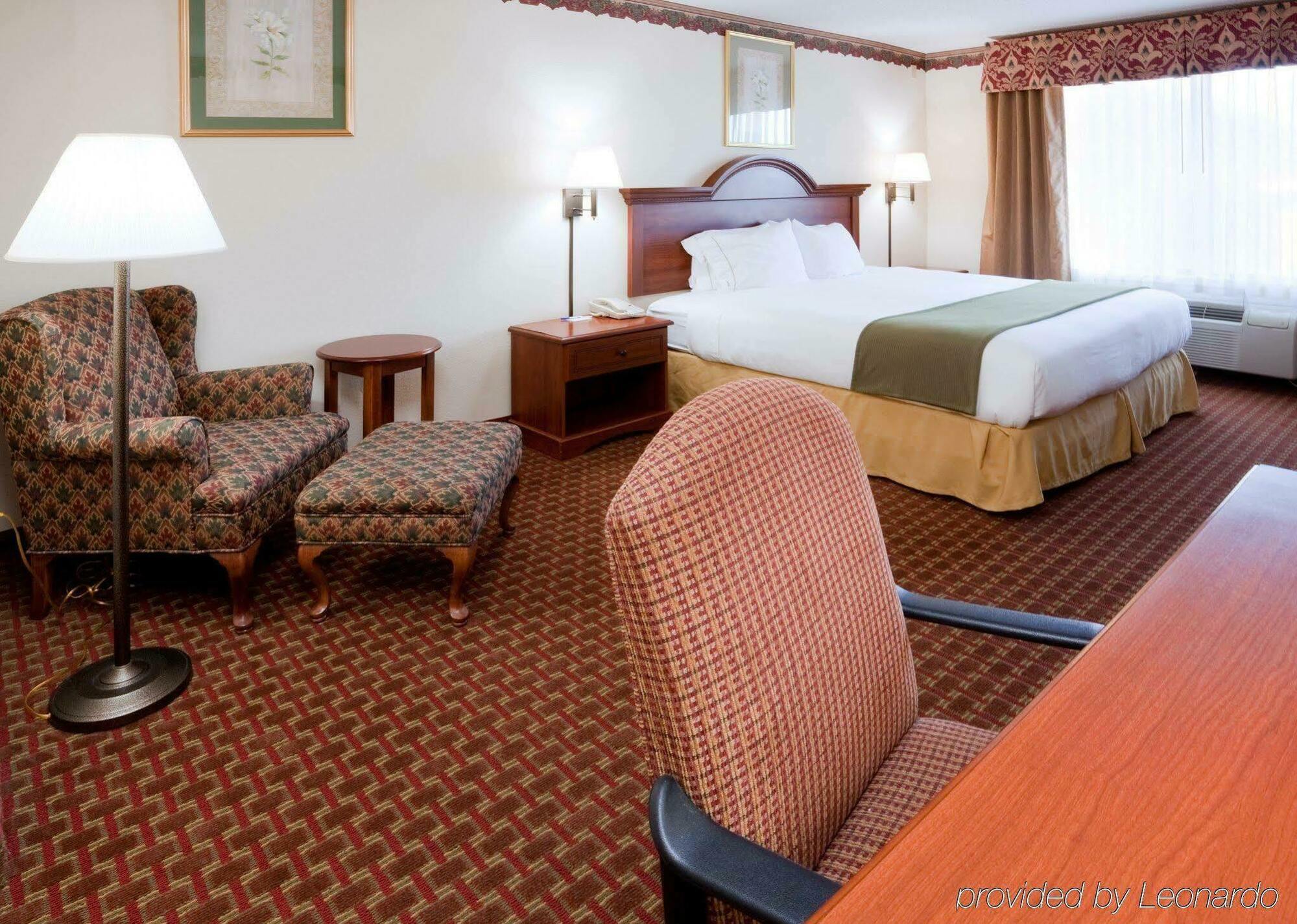 Holiday Inn Express Hillsville By Ihg Экстерьер фото