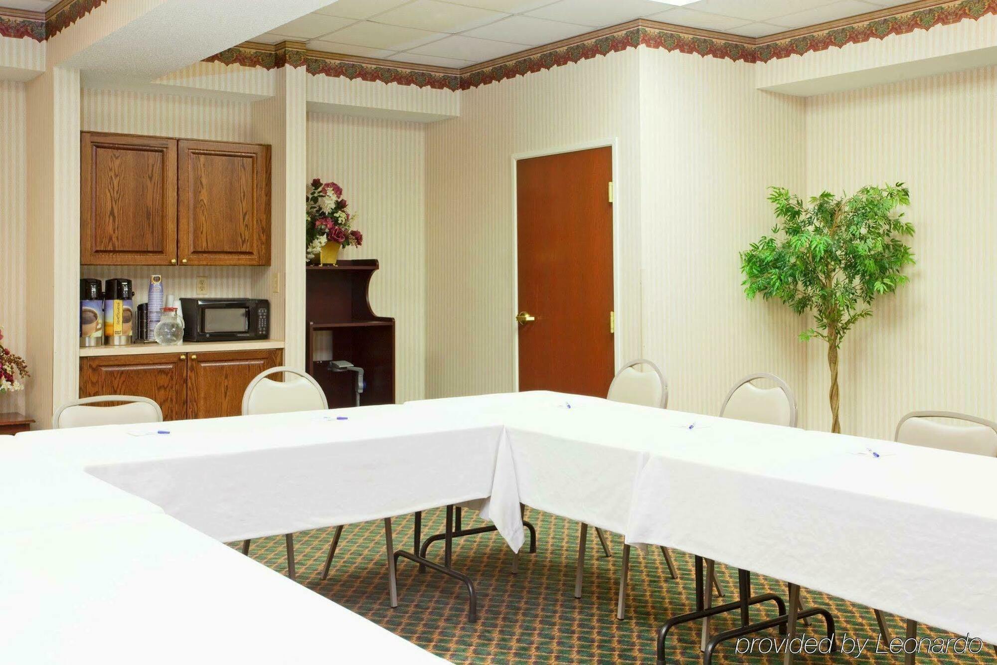 Holiday Inn Express Hillsville By Ihg Экстерьер фото