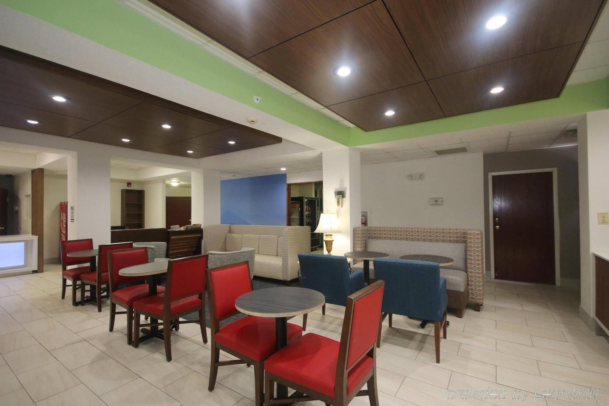 Holiday Inn Express Hillsville By Ihg Экстерьер фото
