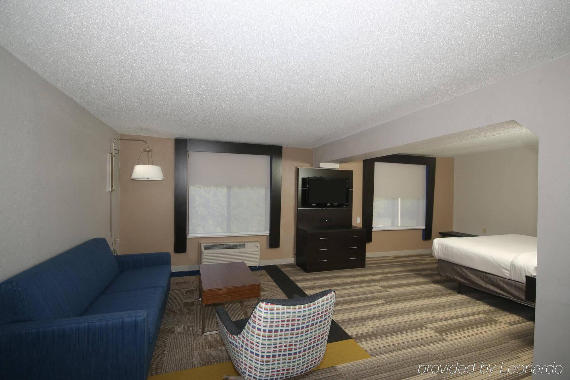 Holiday Inn Express Hillsville By Ihg Экстерьер фото