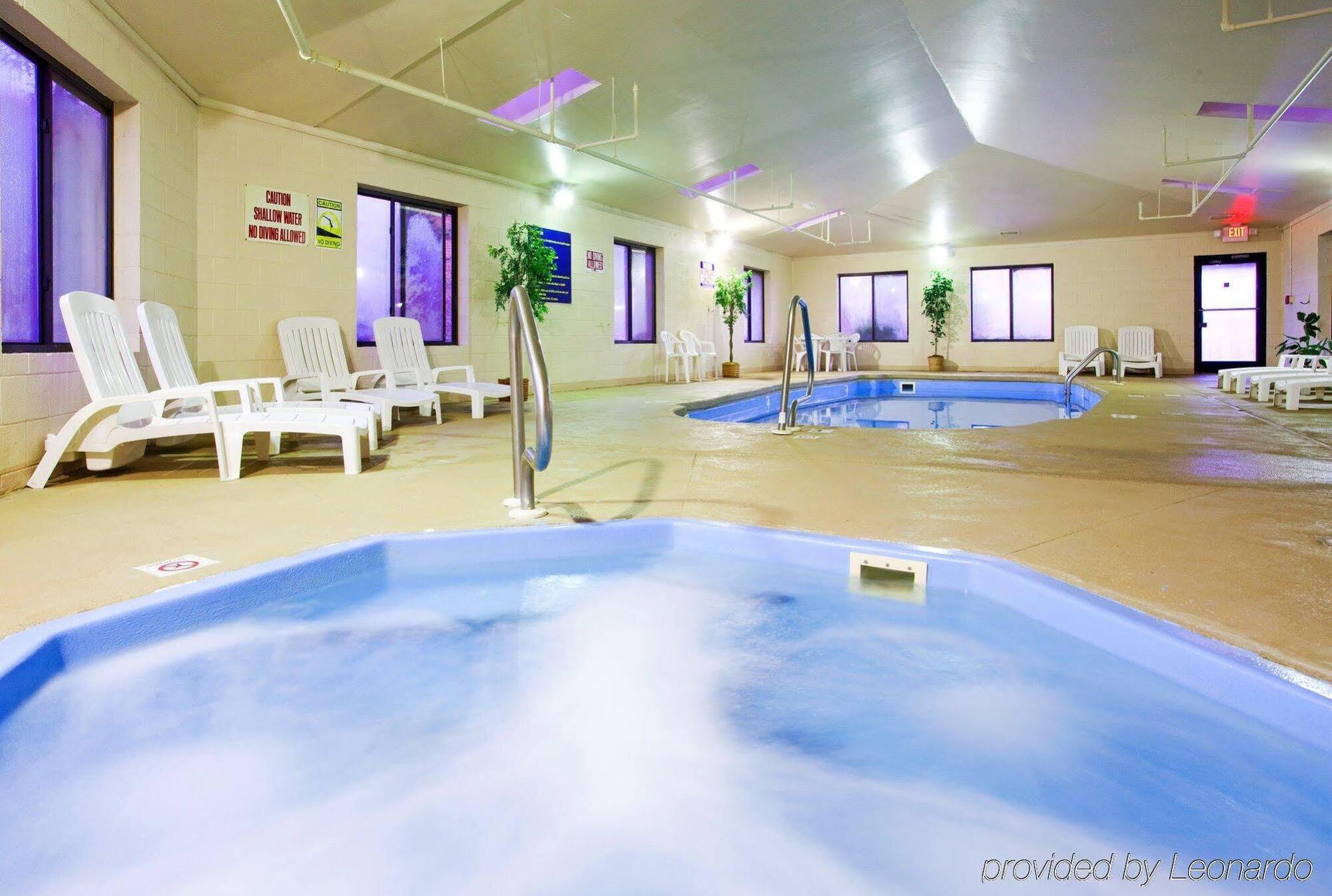 Holiday Inn Express Hillsville By Ihg Экстерьер фото
